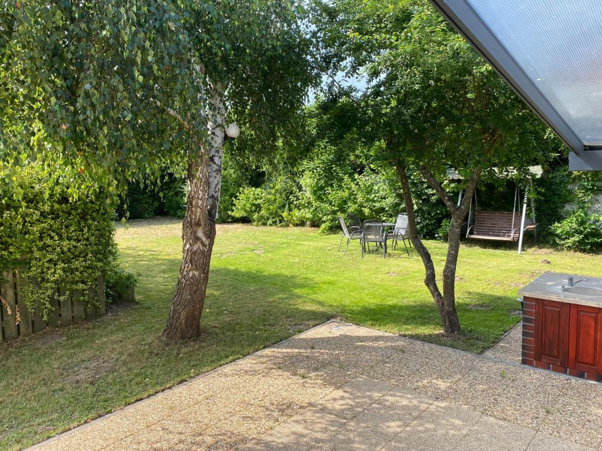 Domek Z Ogrodem Rowy  Exteriér fotografie