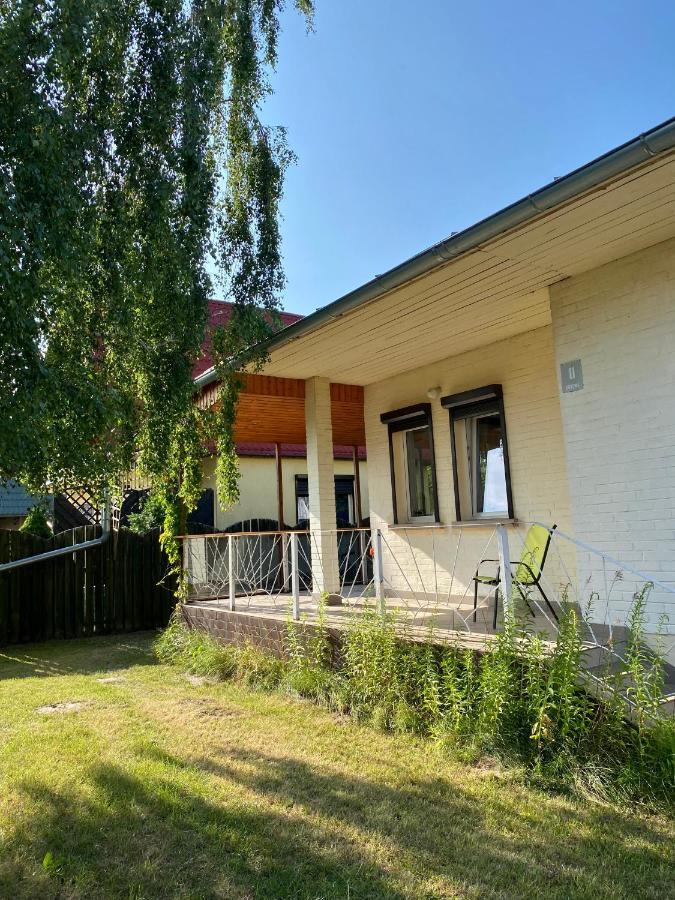 Domek Z Ogrodem Rowy  Exteriér fotografie