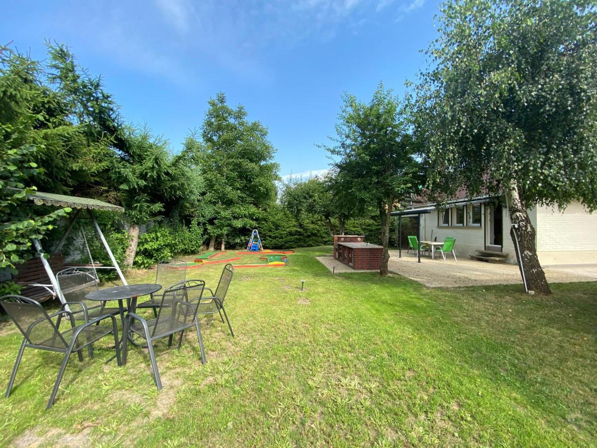 Domek Z Ogrodem Rowy  Exteriér fotografie
